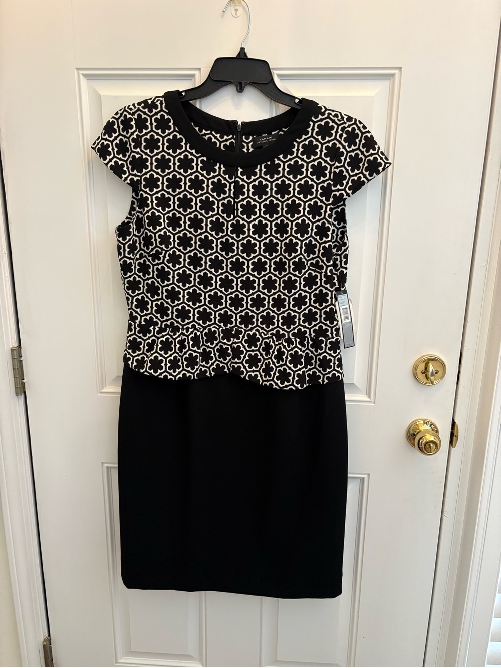 Black and White Patterned Cap-Sleeve Sheath Dress